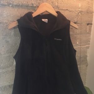 Black Columbia vest size Ps.